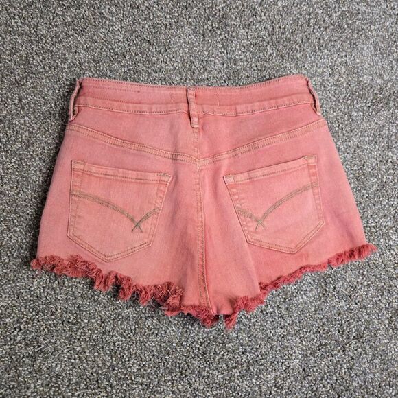 Women's Bull Head Red Raw Hem High Rise Curvy Fit Mom Jean Denim Shorts 3 - Picture 4 of 5